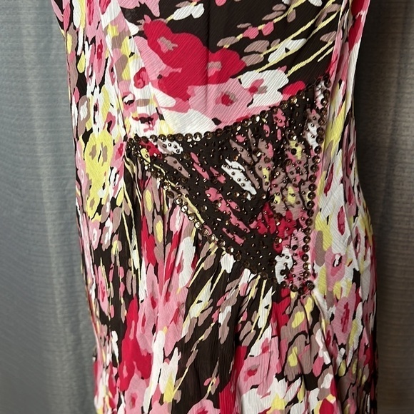 IDEOLOGY SMALL BROWN AND PINK SLEEVELESS SILK BLOUSE WITH HANDKERCHIEF HEM - Picture 6 of 9